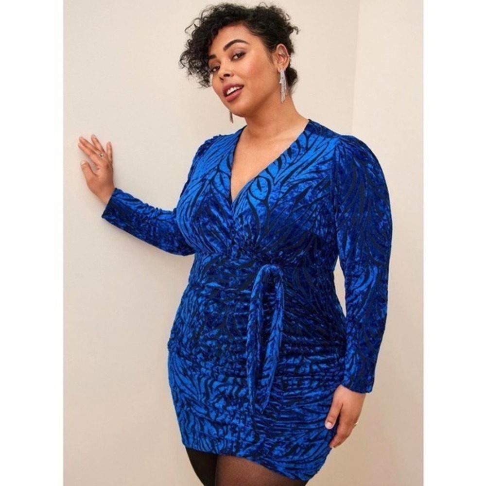 Torrid Size 20 Sexy Blue & Black Velvet Cocktail Party Mini Dress w/Long Sleeves